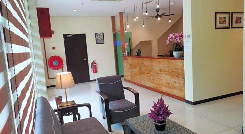 PAVILION INN HOTEL LUMUT