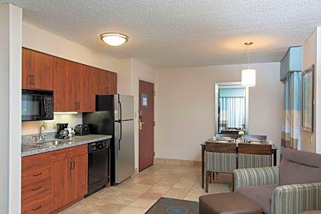 One-Bedroom Suite with Two Queen Beds and Kitchen - Non-Smoking
