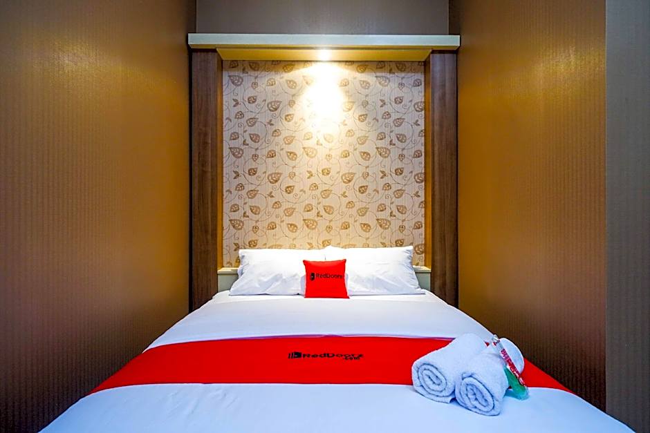 RedDoorz near Simpang Tujuh Kudus