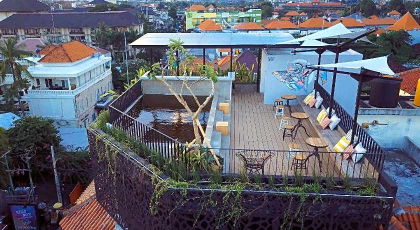 Borough Capsule Hostel Bali