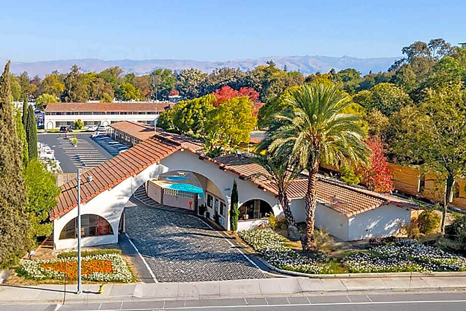 Super 8 by Wyndham San Jose Airport
