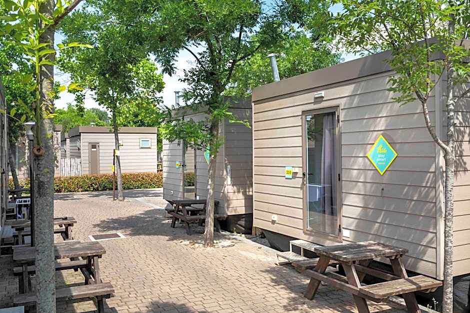 hu Venezia Camping in Town