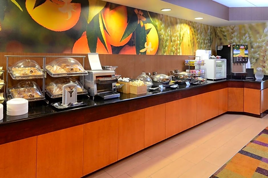 Fairfield Inn & Suites Roanoke Hollins/I-81