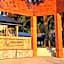 Cascades Guest Lodge