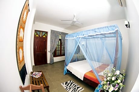 Standard Double Room with Balcony Garden View