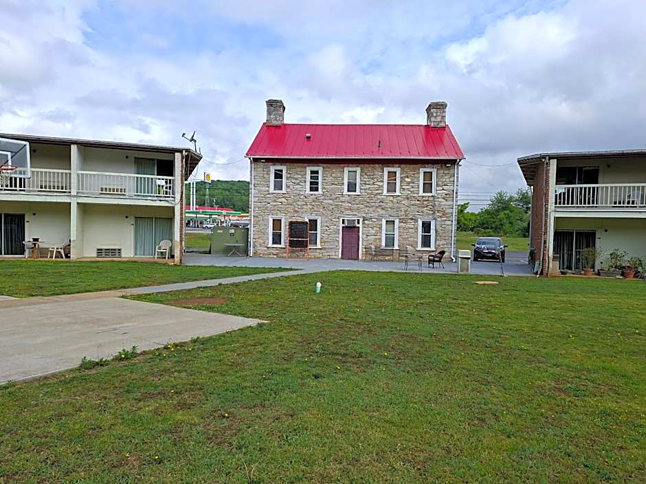 Hometown Inn Staunton VA near Hwy 11