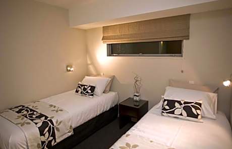 Two-Bedroom Apartment with Spa Bath