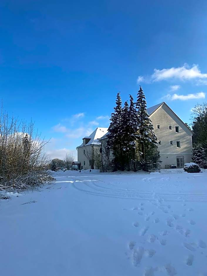 Hotel BURGWALD
