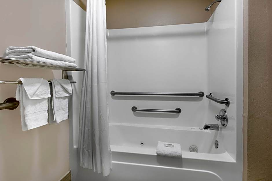 Super 8 by Wyndham Moss Point