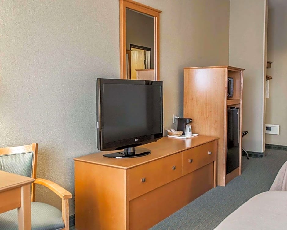 Quality Inn near I-72 and Hwy 51