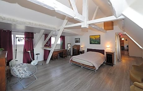 5 - Castle Superior Room - max 5