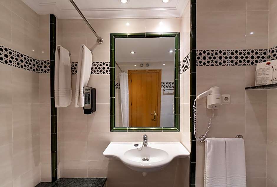 Hotel Apartamentos Bajondillo