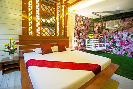 Mega Suite with Private Garage