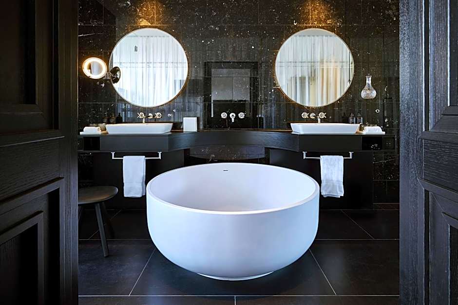 Roomers Munich, Autograph Collection by Marriott