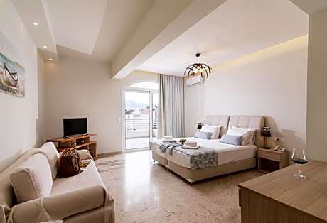Standard Twin Room with Sea View
