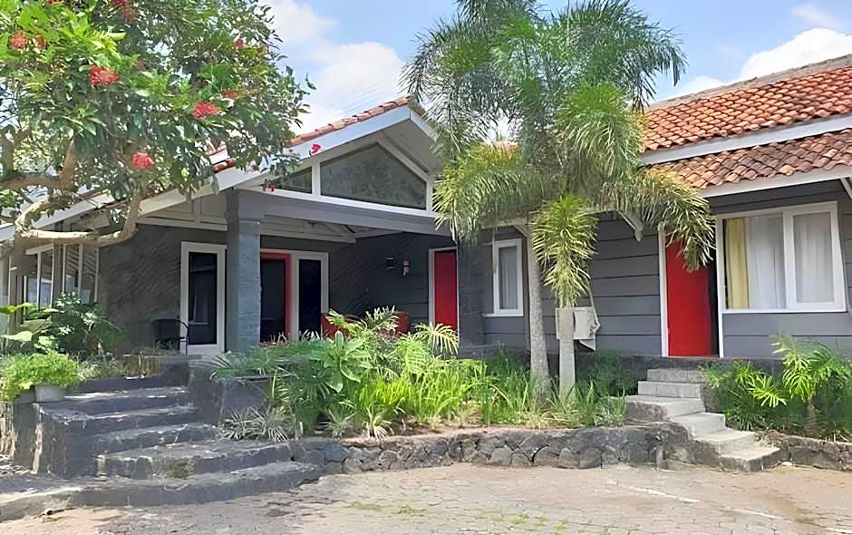 RedDoorz Plus @ Otista Garut