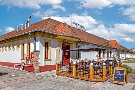 100 Éves Fogadó