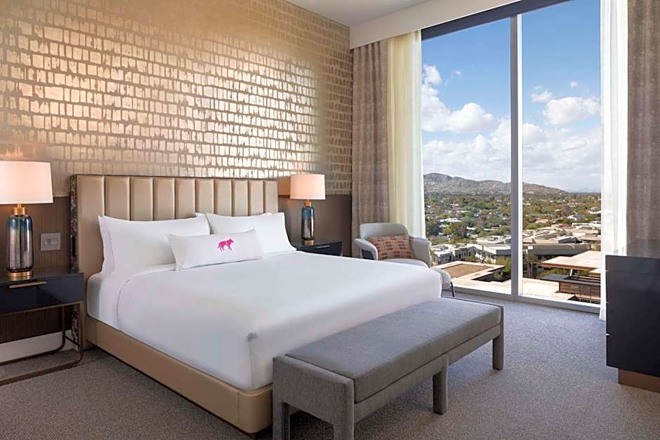 Caesars Republic Scottsdale, a Hilton Hotel