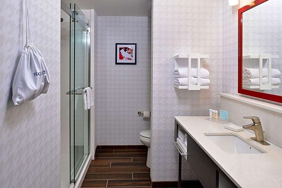 Hampton Inn & Suites Greensboro Downtown, NC