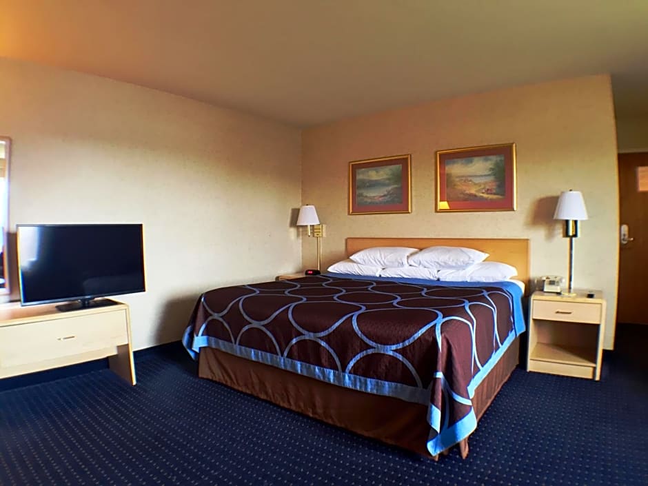 Super 8 by Wyndham Canandaigua
