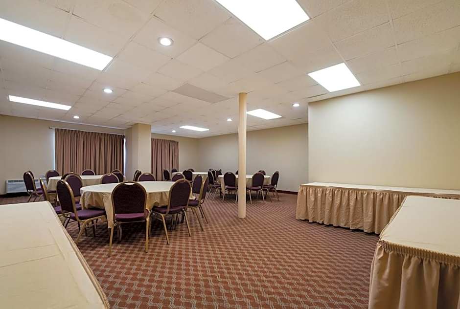 Red Roof Inn & Suites Newark - University