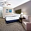 La Quinta Inn & Suites by Wyndham Conroe
