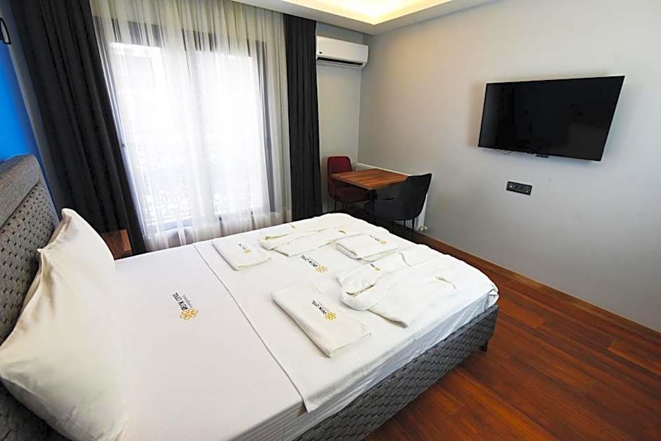 Renk Otel Karşıyaka