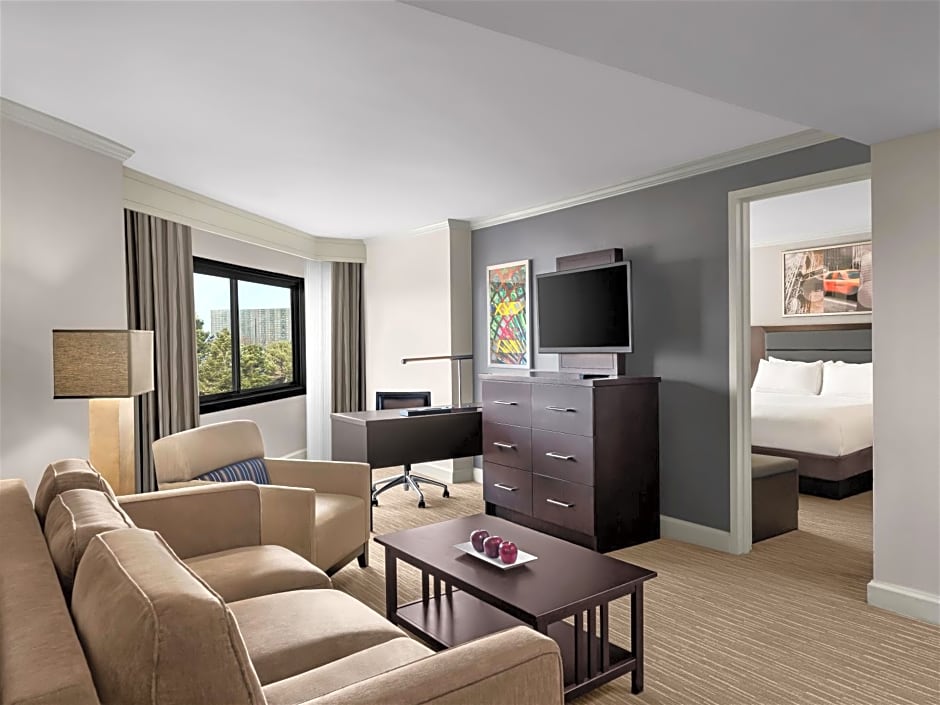 DoubleTree by Hilton Fort Lee/George Washington Bridge