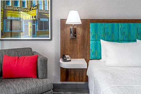 1 King Bed Nonsmoking