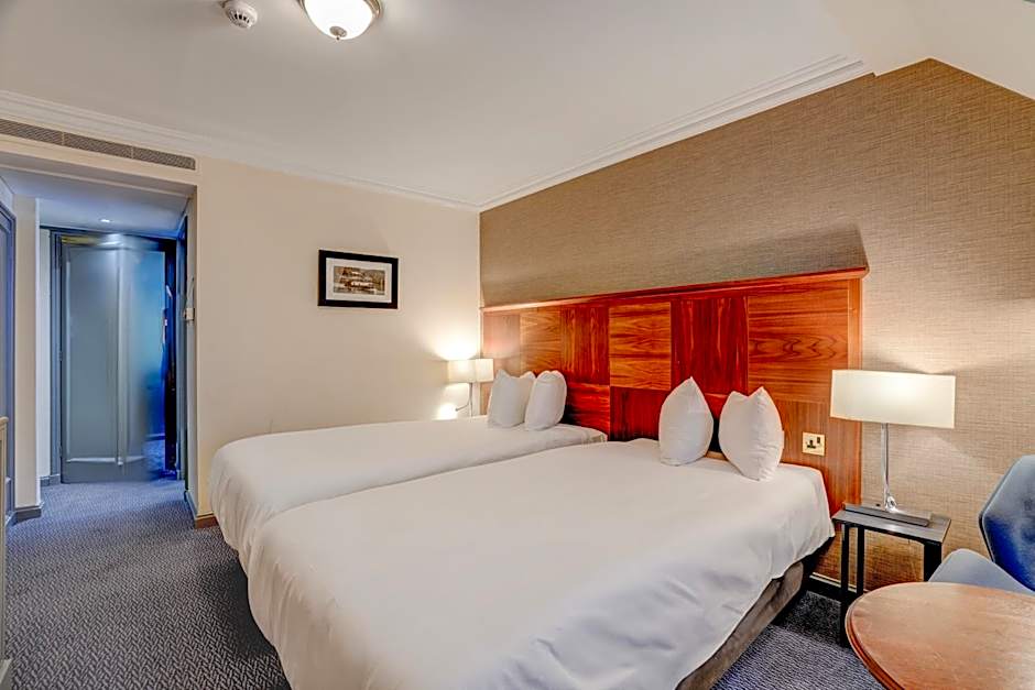 Sunday London Staines-upon-Thames Heathrow T5