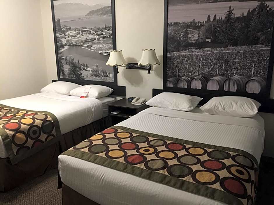 Super 8 by Wyndham Kelowna BC