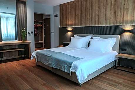 Superior Twin Room with Sofa Bed - Non-Smoking