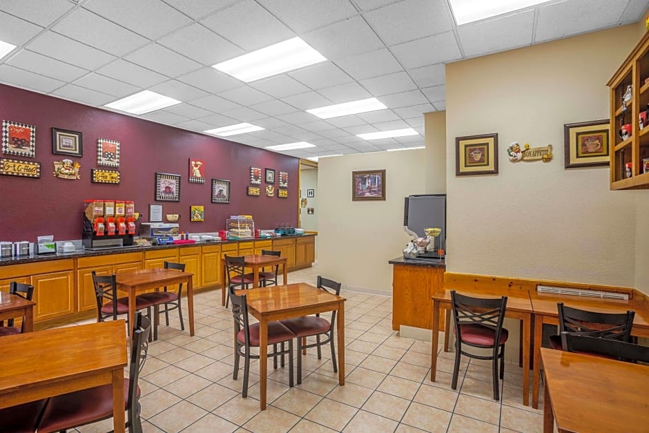 Ramada By Wyndham Branson