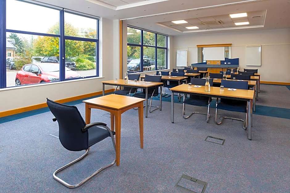 Holiday Inn Express Milton Keynes By IHG