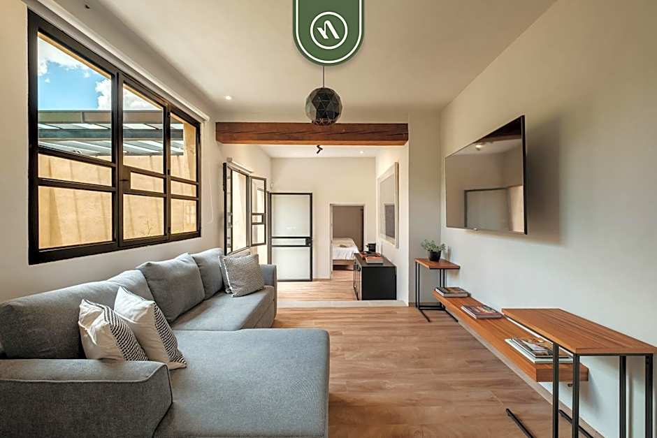 Amazing House in City Center - Rooftop - Skyline