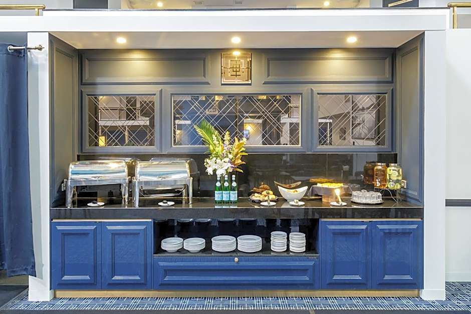 Ramada by Wyndham Diplomat Canberra