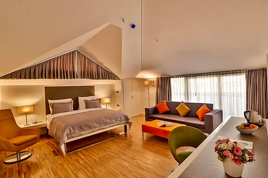 Business Life Boutique Hotel