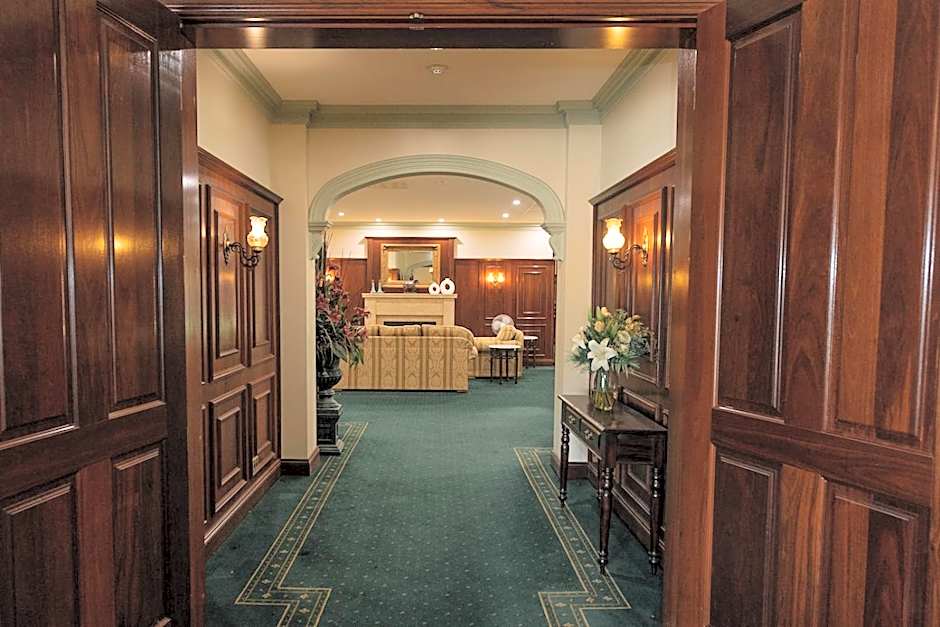 The Lawson Riverside Suites