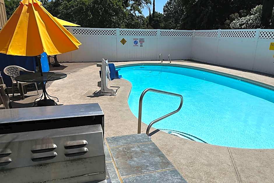 Super 8 by Wyndham Red Bluff