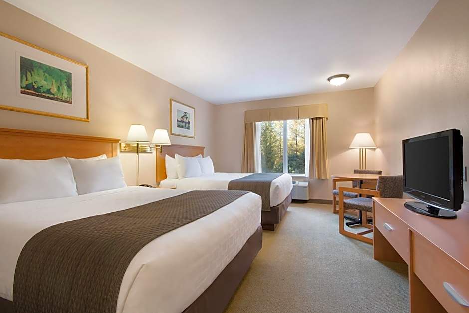 Days Inn & Suites by Wyndham Thunder Bay