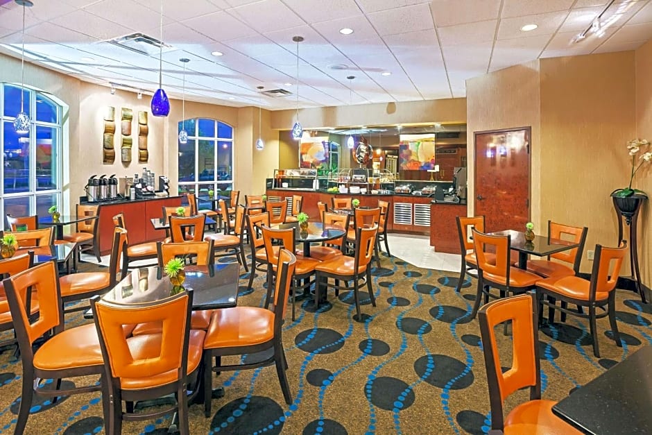 La Quinta by Wyndham OKC North - Quail Springs