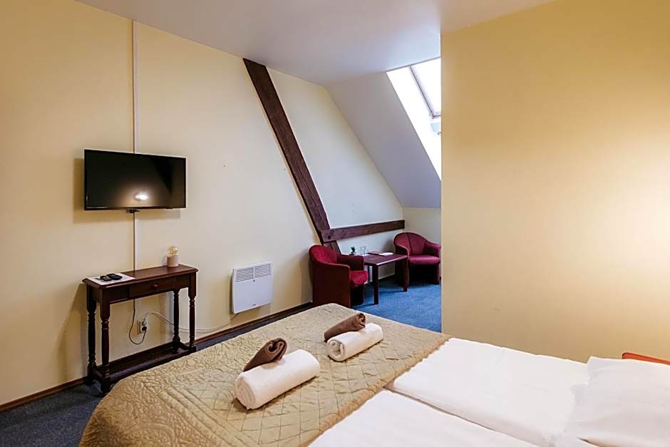 Jaunmoku Palace Complex Hotel