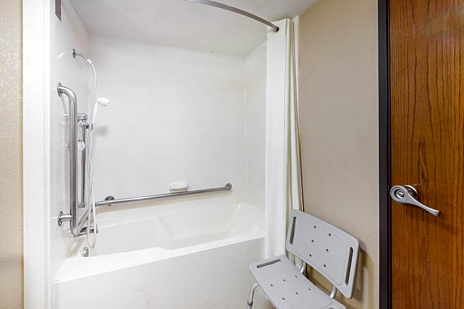 Super 8 by Wyndham Harrison AR