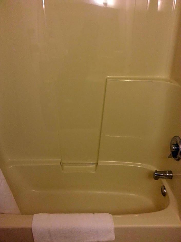 Super 8 by Wyndham Clearwater BC