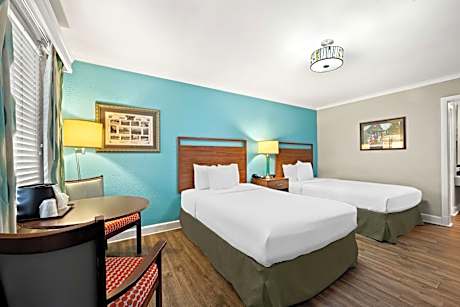 2 DOUBLE BEDS,NSMK,PETFRD,PLOTOP,CLDEC,MICRFG,CONTINENTAL BREAKFAST