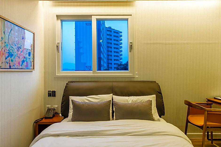 Brown Dot Hotel Gyeongju