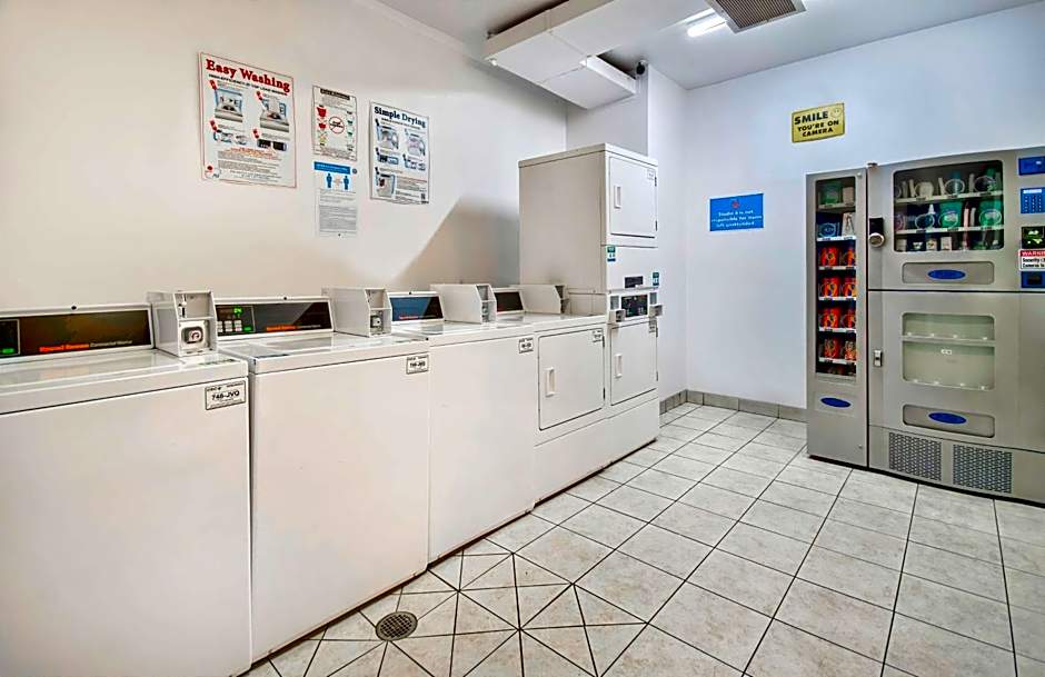 Studio 6 Bakersfield