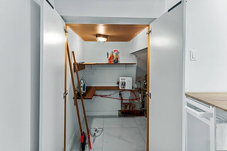 New Guest Suite 2 Bedroom In Surrey BC.