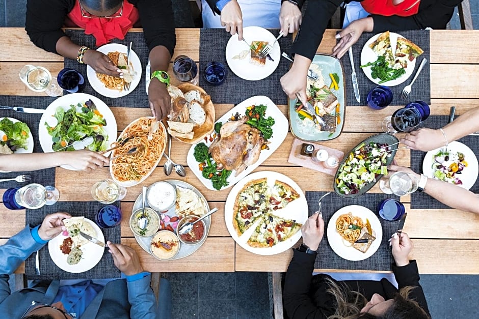 UCLA MEYER AND RENEE LUSKIN CONFERENCE CENTER