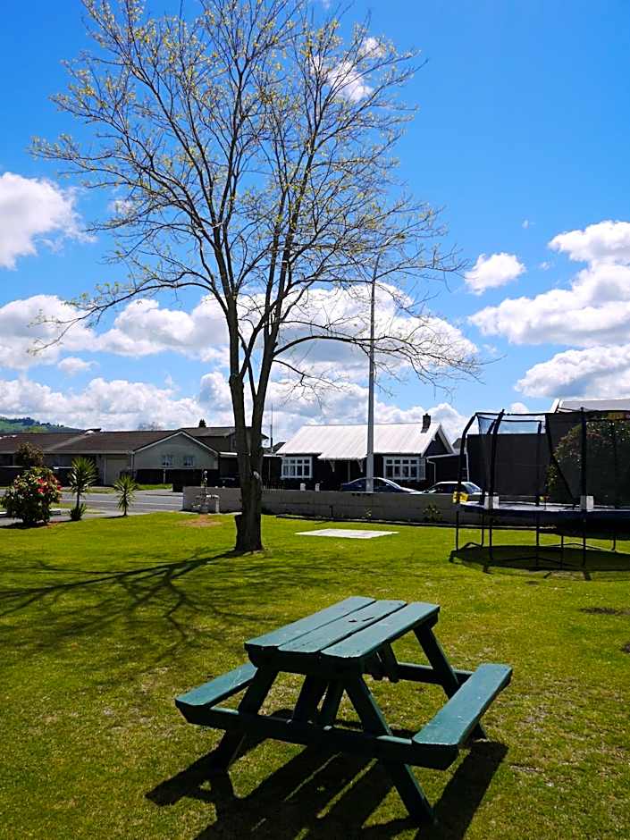 Gateway International Motel